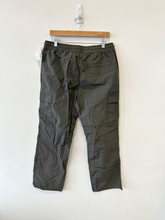 Load image into Gallery viewer, Pac Sun Pants Size Medium
