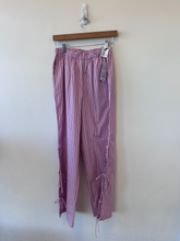 Load image into Gallery viewer, Wild Fable Pants Size Small

