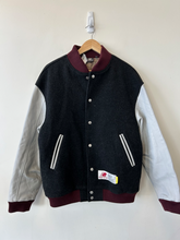 Load image into Gallery viewer, New Balance Heavy Outerwear Size Medium
