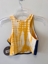Load image into Gallery viewer, Athletic Top Size Medium
