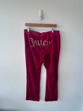 Load image into Gallery viewer, Juicy Couture Pants Size Large
