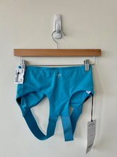 Load image into Gallery viewer, Alo Sports Bra Size Extra Small
