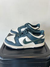 Load image into Gallery viewer, Nike Casual Shoes Womens 7
