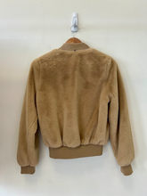 Load image into Gallery viewer, Outerwear Size Medium
