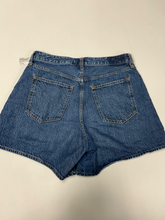 Load image into Gallery viewer, Abercrombie &amp; Fitch Shorts Size 9/10
