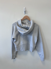 Load image into Gallery viewer, Lululemon Athletic Top Size Small
