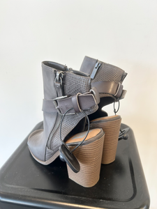 Dvs (Shoes) Boots Womens 8.5