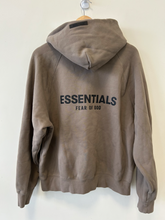 Load image into Gallery viewer, Essentials Sweatshirt Size Small
