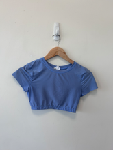 Load image into Gallery viewer, Aerie Athletic Top Size Small
