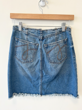 Load image into Gallery viewer, Juicy Couture Short Skirt Size 1

