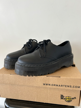 Load image into Gallery viewer, Dr Martens Casual Shoes Womens 7
