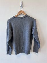 Load image into Gallery viewer, Sweater Size Small
