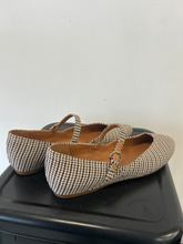 Load image into Gallery viewer, Lucky Brand Dress Shoes Womens 8
