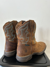 Load image into Gallery viewer, Ariat Boots Womens 6
