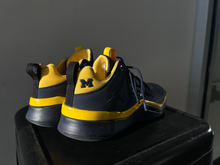 Load image into Gallery viewer, Jordan Womens Athletic Shoes Womens 5.5
