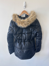 Load image into Gallery viewer, Levi Heavy Outerwear Size Small
