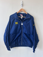 Load image into Gallery viewer, Nike Outerwear Size Medium
