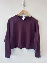 Load image into Gallery viewer, Nike Dri Fit Sweatshirt Size Small
