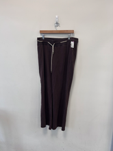 Load image into Gallery viewer, Jordan Athletic Pants Size XXL
