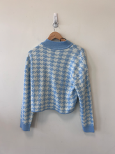 Load image into Gallery viewer, Divided Sweater Size Medium
