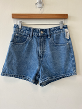 Load image into Gallery viewer, Princess Polly Shorts Size 7/8
