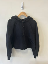 Load image into Gallery viewer, Lulu Lemon Sweatshirt Size Medium
