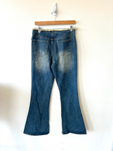 Load image into Gallery viewer, Pretty Little Thing Denim Size 3/4 (27)
