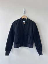 Load image into Gallery viewer, Lululemon Outerwear Size Small
