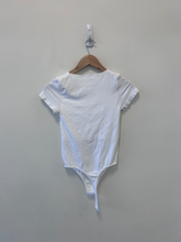 Load image into Gallery viewer, Altar'd State Athletic Top Size Extra Small

