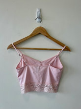 Load image into Gallery viewer, Forever 21 Tank Top Size Small

