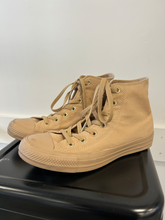Load image into Gallery viewer, Converse Casual Shoes Womens 8
