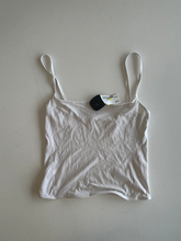 Load image into Gallery viewer, Lulu Lemon Athletic Top Size Medium
