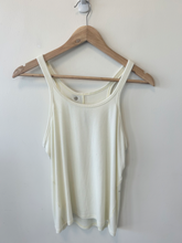 Load image into Gallery viewer, Lulu Lemon Athletic Top Size Small
