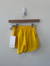 Load image into Gallery viewer, Lululemon Athletic Shorts Size 2
