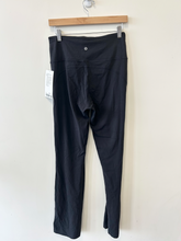 Load image into Gallery viewer, Lulu Lemon Athletic Pants Size 9/10 (30)
