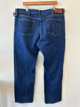 Load image into Gallery viewer, Tommy Hilfiger Denim Size 40
