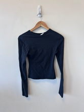 Load image into Gallery viewer, Skims Long Sleeve Top Size Small
