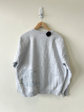 Load image into Gallery viewer, Sweatshirt Size Large
