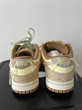 Load image into Gallery viewer, Nike Womens Athletic Shoes Womens 6
