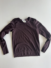 Load image into Gallery viewer, Lulu Lemon Athletic Top Size Small
