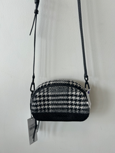 Load image into Gallery viewer, Calvin Klein Purse
