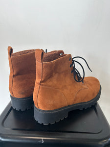 Divided Boots Womens 8