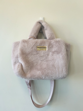 Load image into Gallery viewer, Guess Purse
