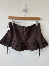 Load image into Gallery viewer, Edikted Short Skirt Size Medium
