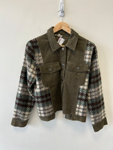 Load image into Gallery viewer, Mystree Outerwear Size Small
