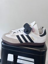Load image into Gallery viewer, Adidas Mens Athletic Shoes Mens 8.5
