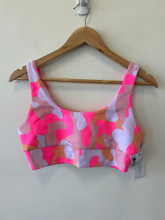 Load image into Gallery viewer, Uggs Athletic Top Size Medium
