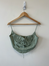 Load image into Gallery viewer, Princess Polly Tank Top Size Medium
