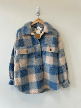 Load image into Gallery viewer, Outerwear Size Small

