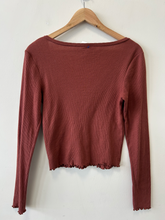 Load image into Gallery viewer, American Eagle Long Sleeve Top Size Medium
